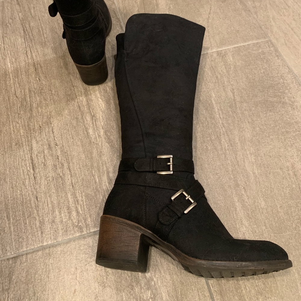 White Mountain black heeled boots, size 8M.